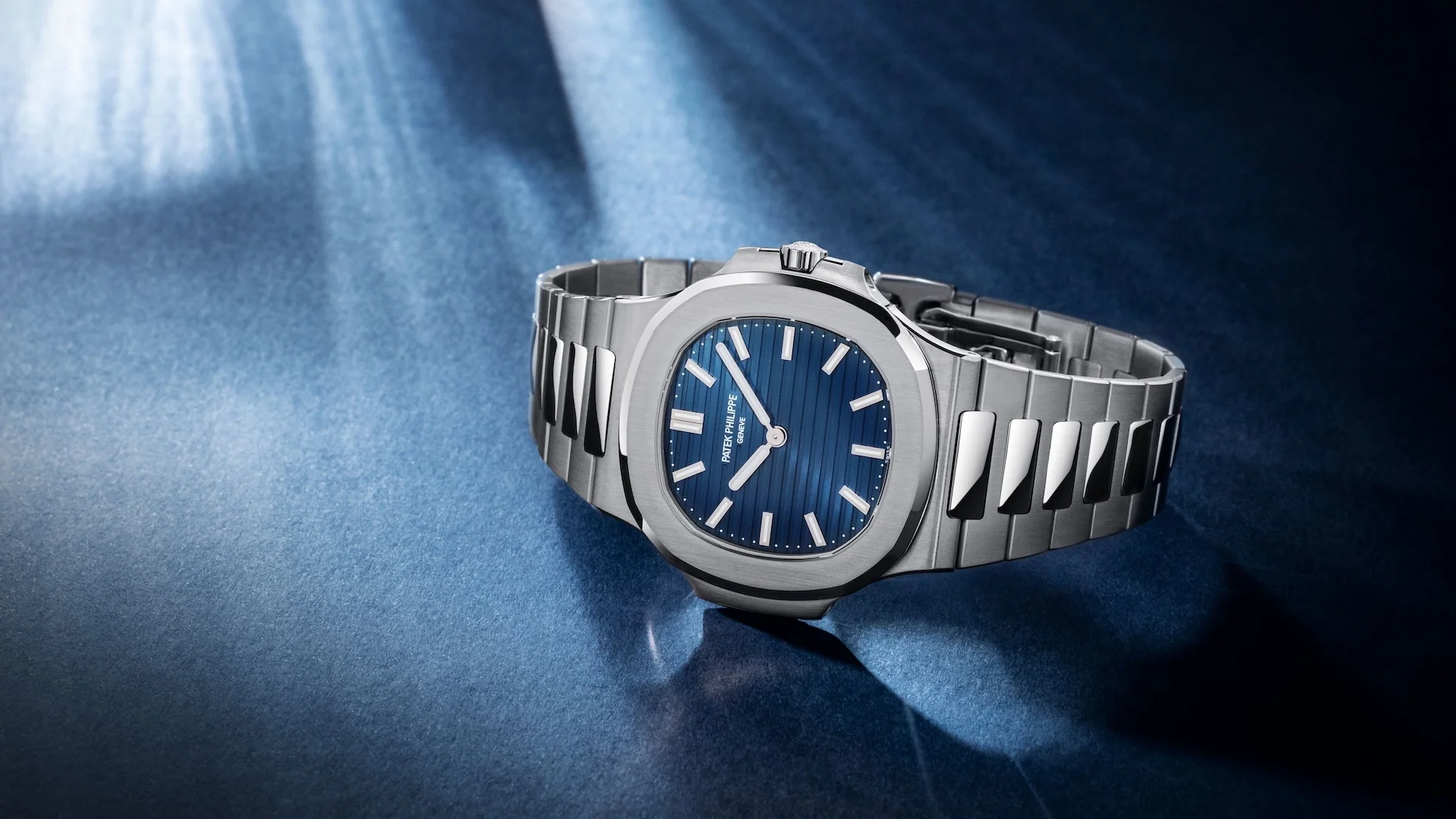 2026 Patek Philippe 5810/1G-001