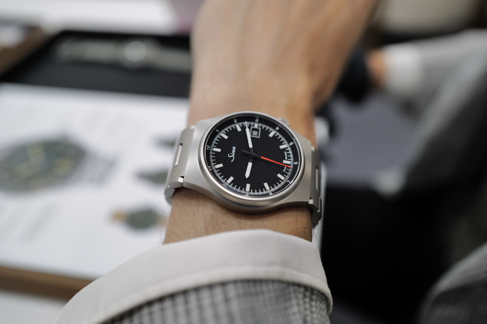 Sinn 544 RS: Die Tugend der Zurückhaltung trägt Rot